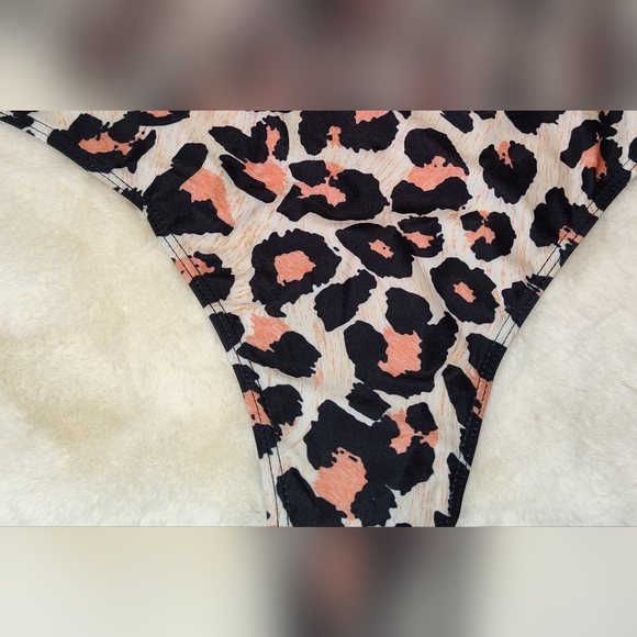 Edel Qual Two Piece Bikini Cheetah Print Halter Bathing Suit SIZE SMALL - Picture 5 of 6